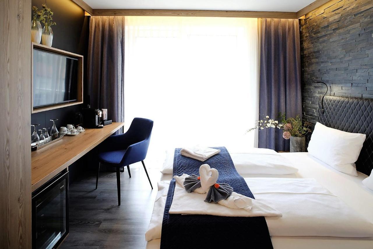 Art & Galerie Hotel Lenz Plauer See Fuenfseen Exteriör bild