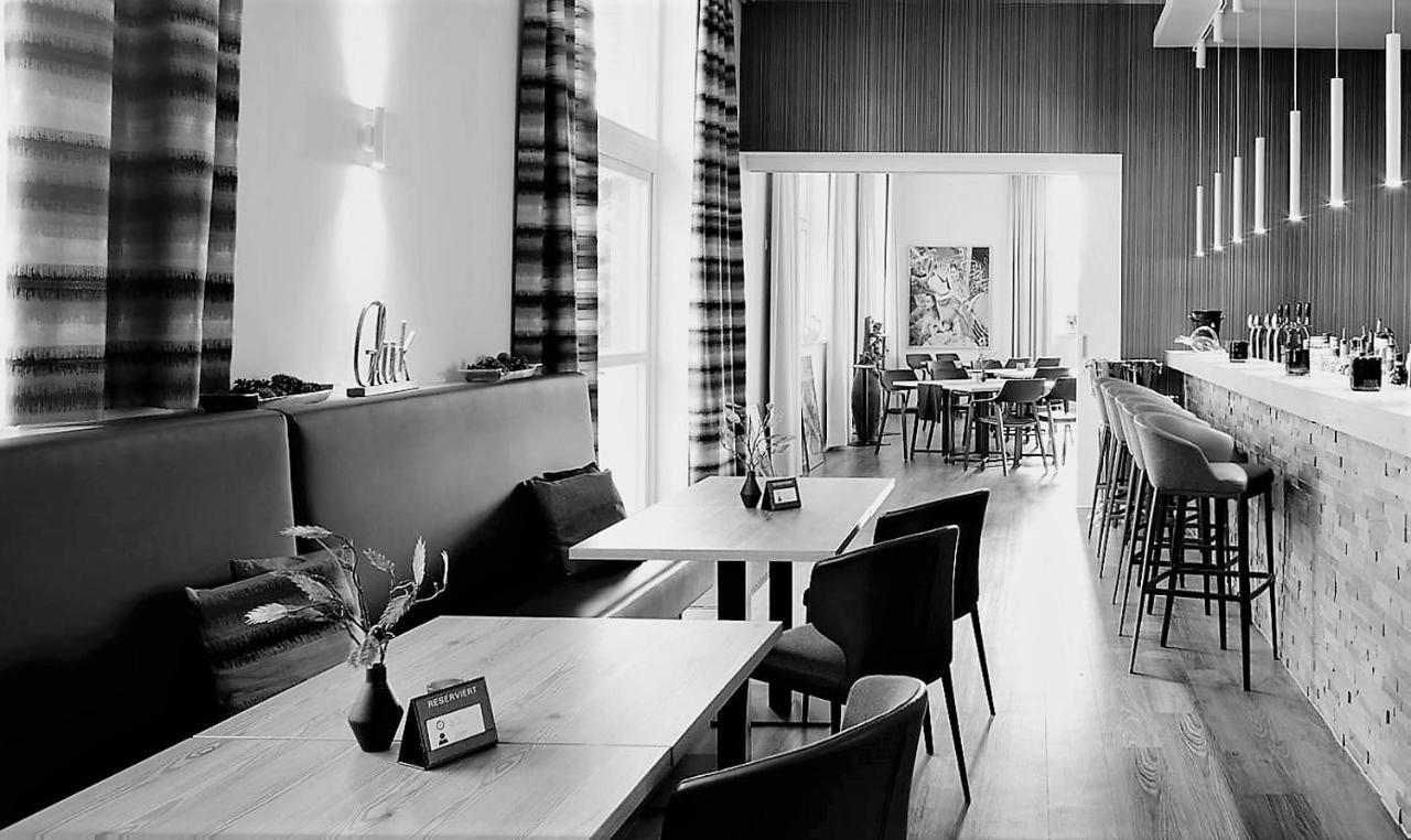 Art & Galerie Hotel Lenz Plauer See Fuenfseen Exteriör bild