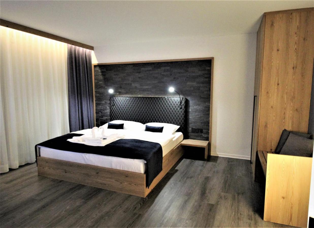 Art & Galerie Hotel Lenz Plauer See Fuenfseen Exteriör bild